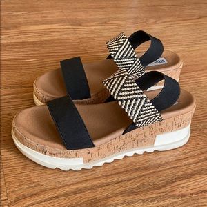 Steve Madden bandi platform wedges